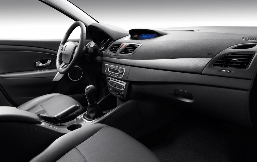  Renault Fluence 2010 года  (фото 89 из 146)